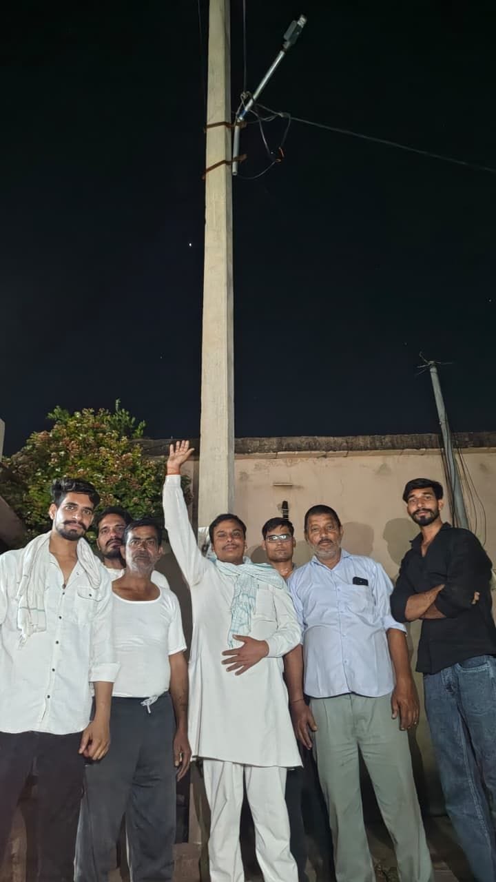 Streetlights Worth Crores Turn into Mere Showpieces; Darkness Prevails at Night