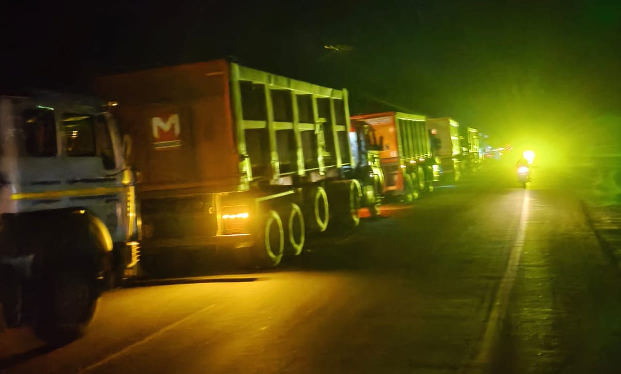 Banda-Tanda highway blocked for three hours due to collision of trailers