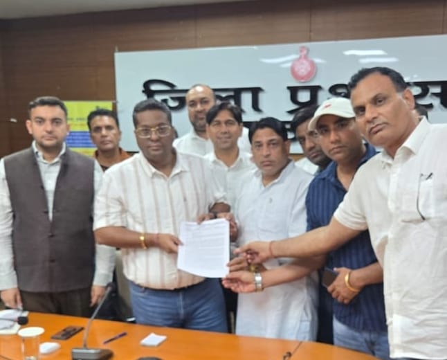 Bahadurgarh property dealers protest against the increase in collector rates