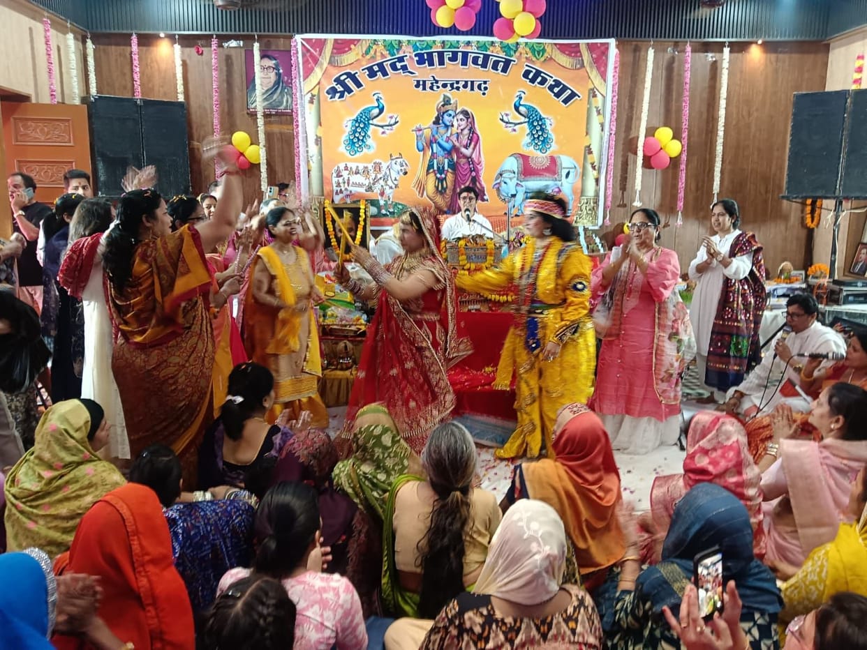 Tableaux Depicting the Marriage of Shri Krishna and Rukmini Taken Out in Procession
