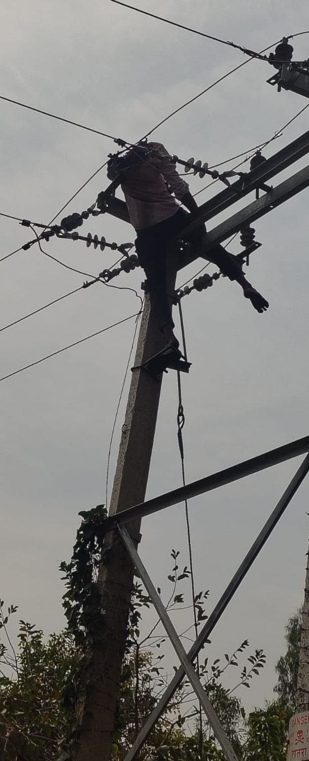 Private Worker Dies While Working on High-Tension Line: Head Charred and Fell Off; Torso Remained Suspended for Six Hours.