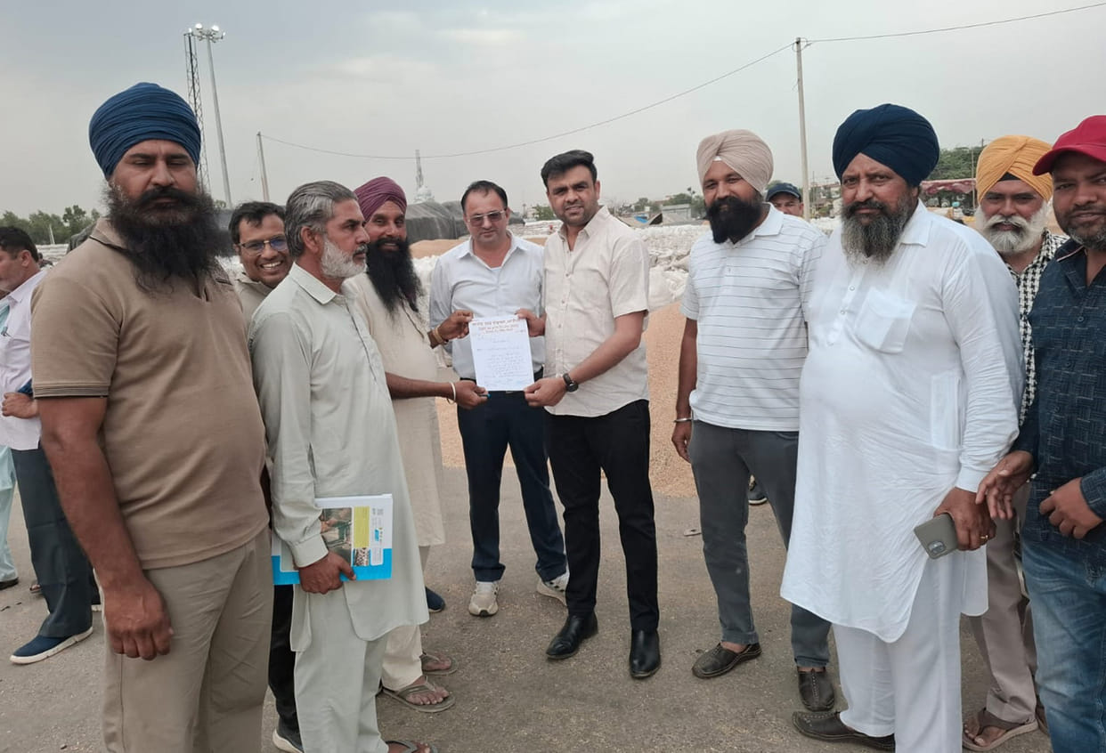 DM Hafed listened to the problems of farmers and commission agents.