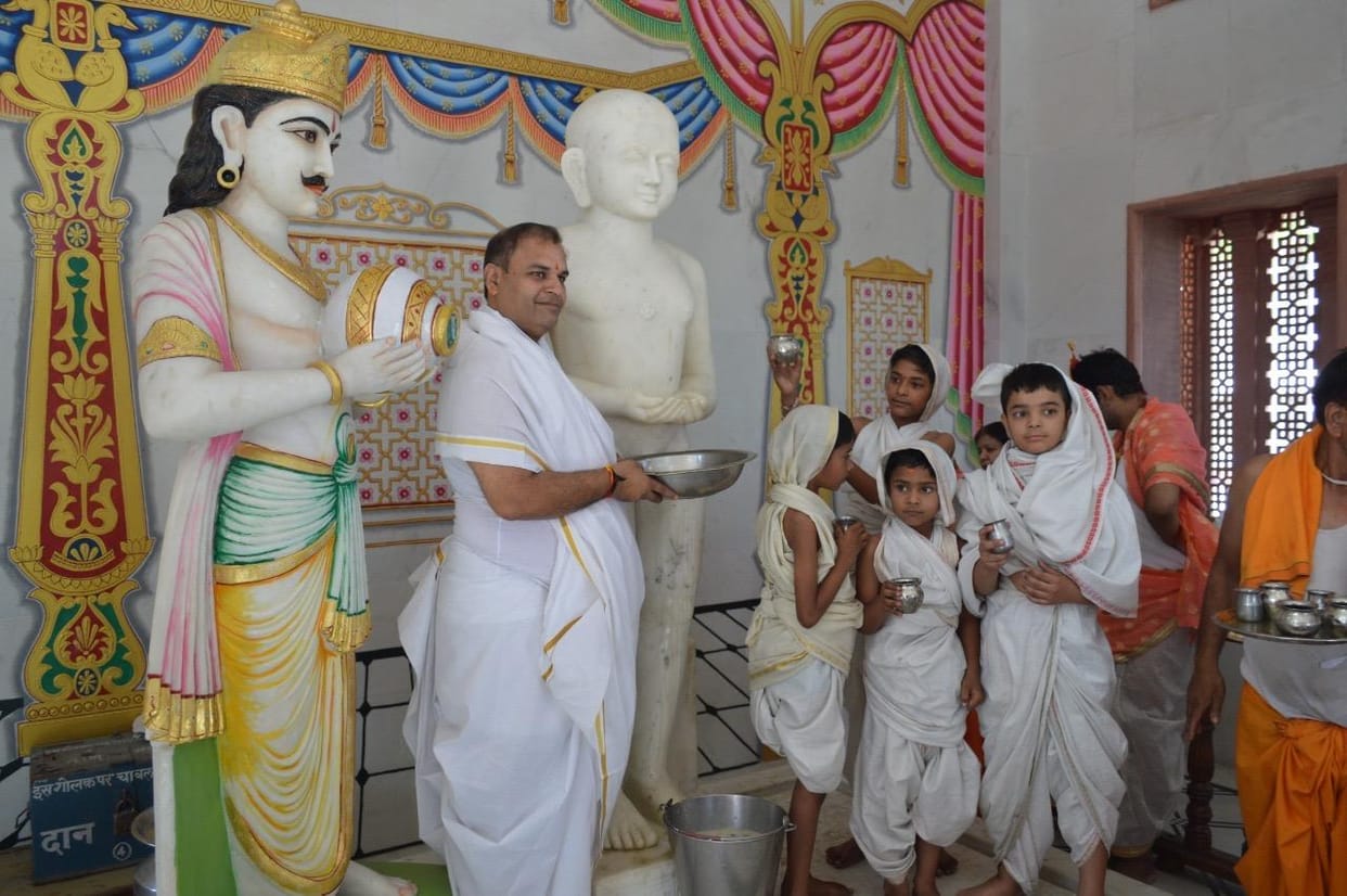 The life of Lord Kunthunath gives the message of sacrifice, restraint and non-violence: Vijay Jain