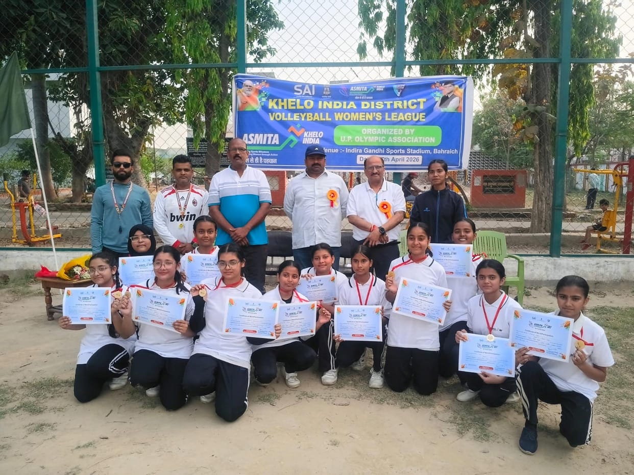 Women players showed their strength in handball and volleyball competitions.