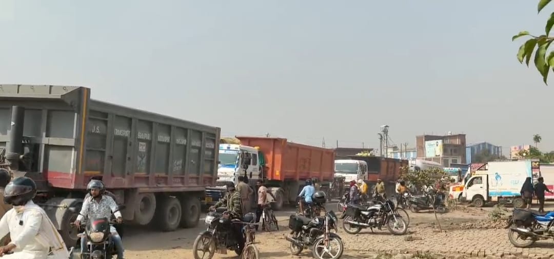 Elderly Cyclist Killed in Pickup Collision; Four-Lane Highway Blocked