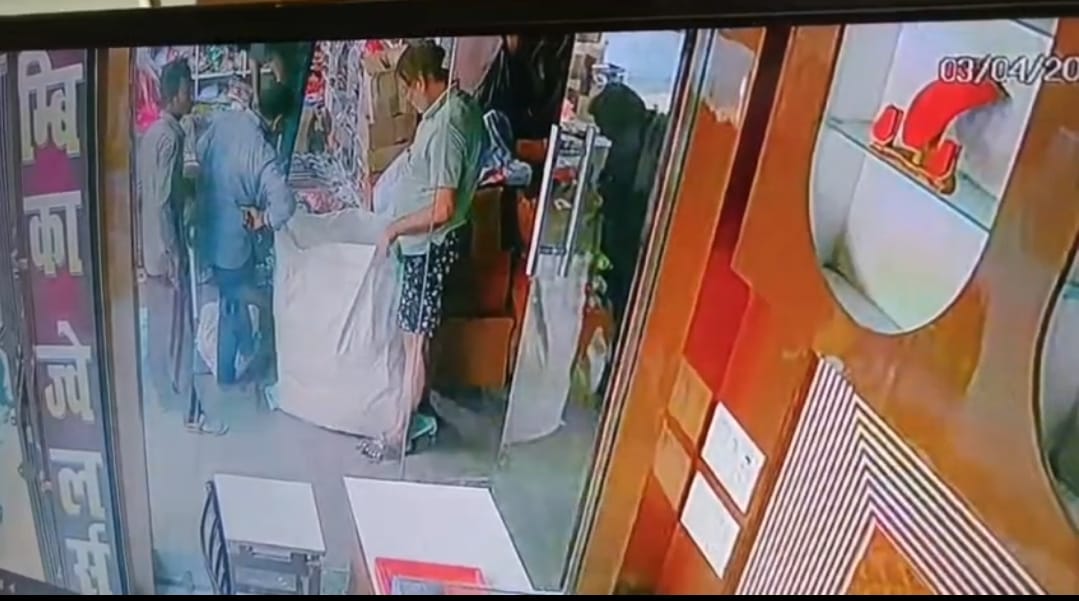 Jewellery robbery case solved Criminal and shopkeeper arrested Samastipur silver jewellery 12 lakh recovered