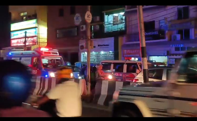 Jharkhand: रांची में सिस्टम फेल! जाम में आधे घंटे फंसी एंबुलेंस; सायरन बजता रहा ड्राइवर लेकिन नहीं मिला रास्ता