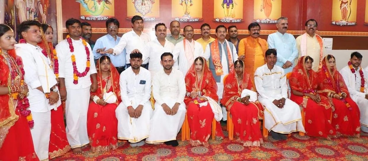 11 Couples Tie the Knot at Mass Marriage Ceremony