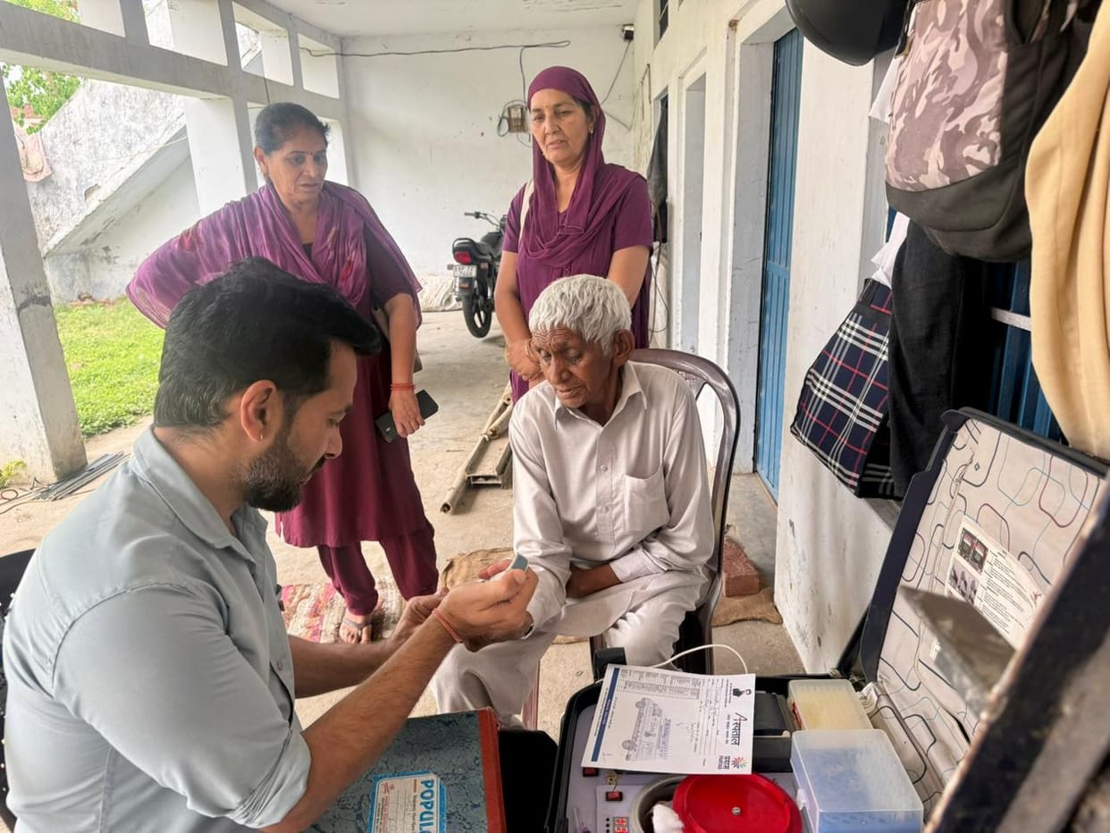 Health check-up of more than 100 people in Laldi
