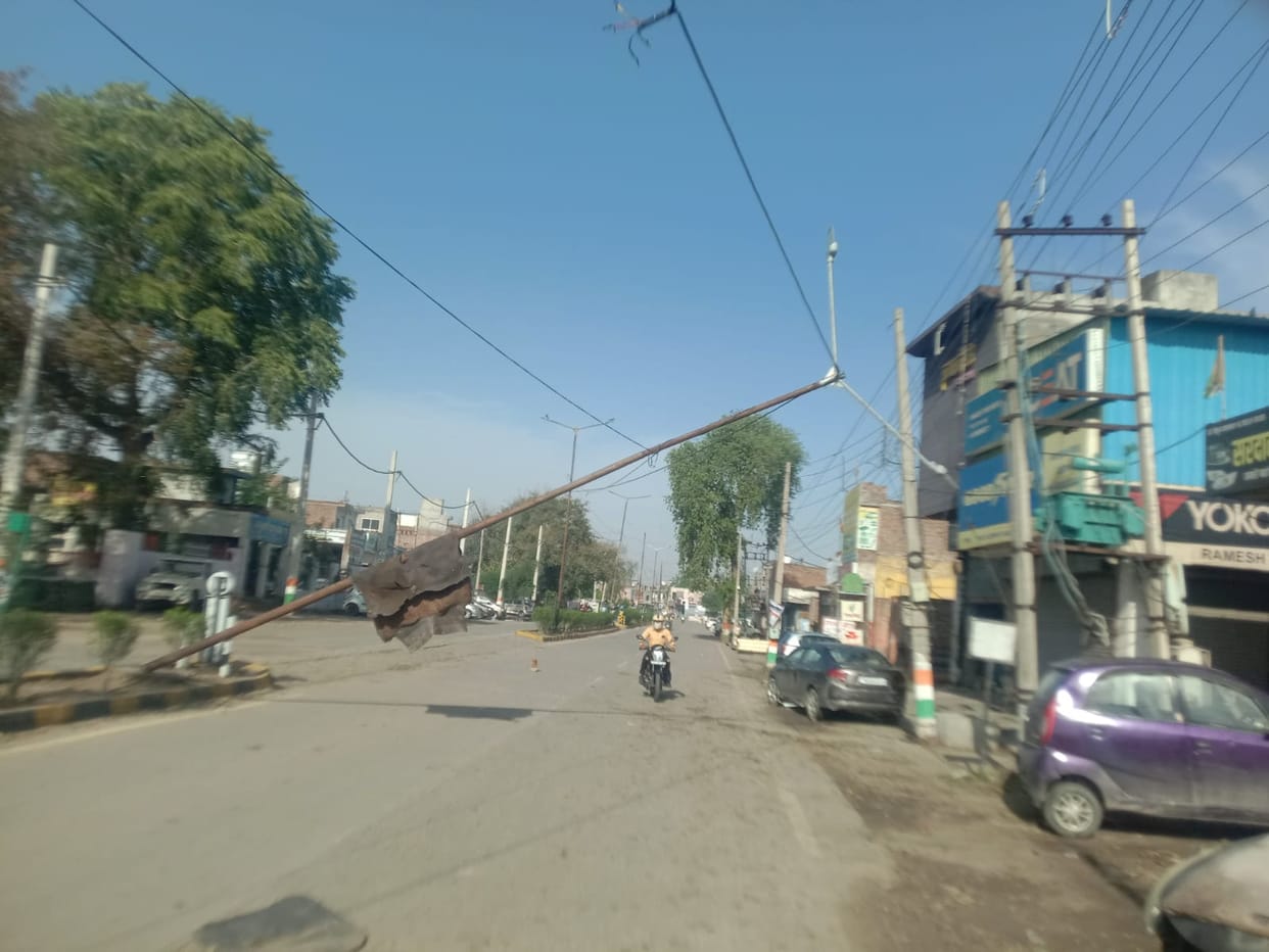 The new streetlights installed six months ago on Bhuna Road are not working