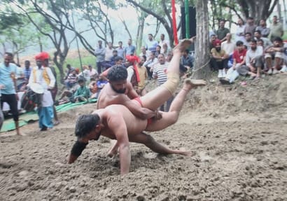 Sunny became the winner of the big Mali of Sakoh Dangal