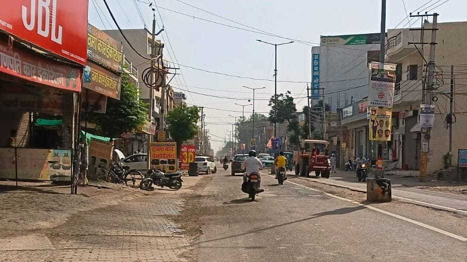 Street light poles will be removed from Safidon road, providing relief from accidents.