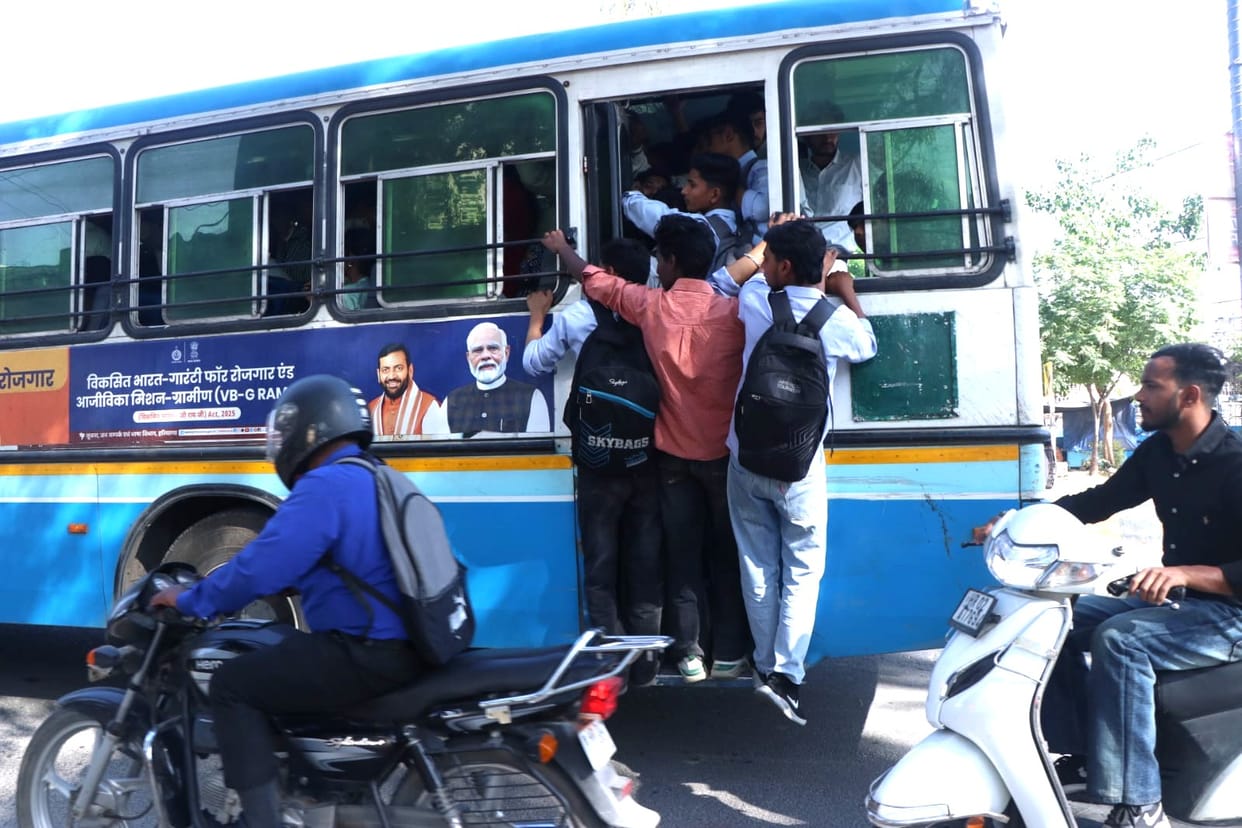 Students Risking Their Lives Due to a Shortage of Buses