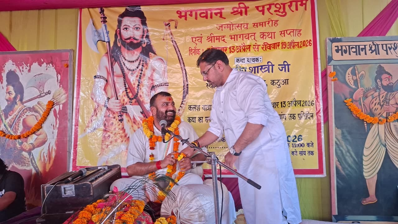ब्राह्मण सभा में पहुंचे मंत्री सतीश शर्मासंवाद
