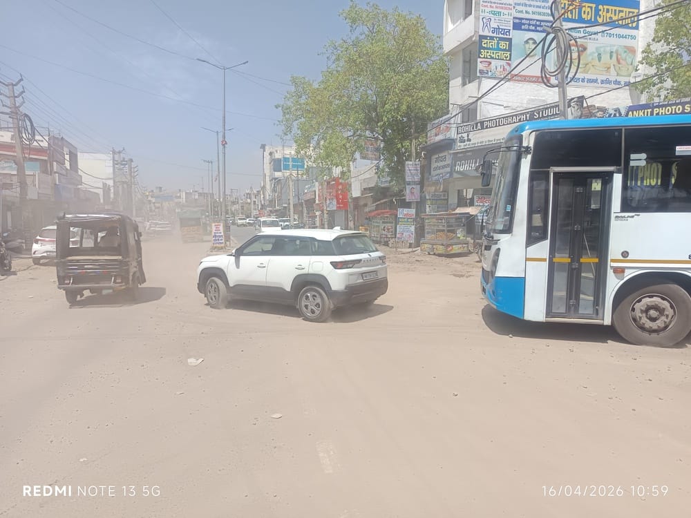 Shopkeepers at Kranti Chowk, plagued by dust, will knock on the doors of the Pollution Control Board.