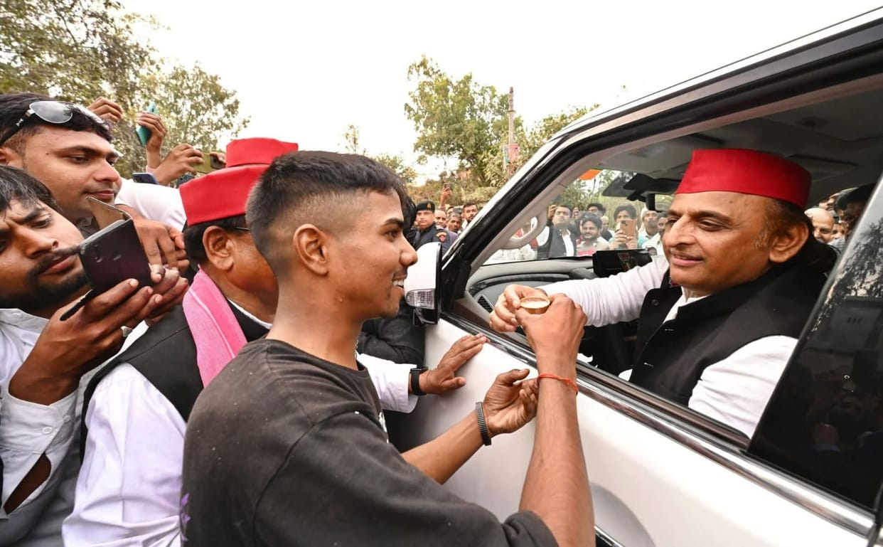 Ever since Akhilesh was given tea, his doom has come...