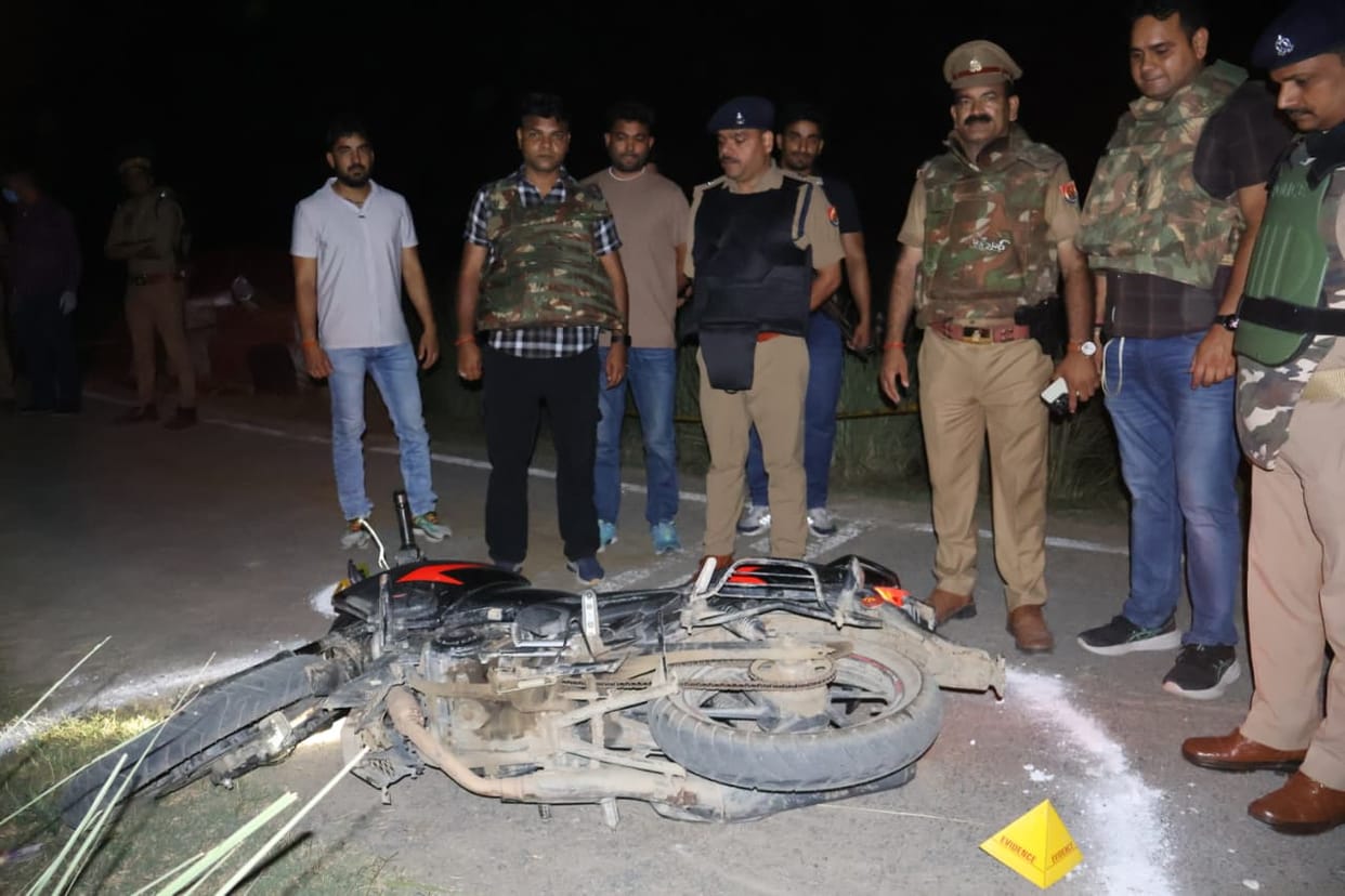 Three criminals who robbed a businessman were caught in an encounter, two were shot.