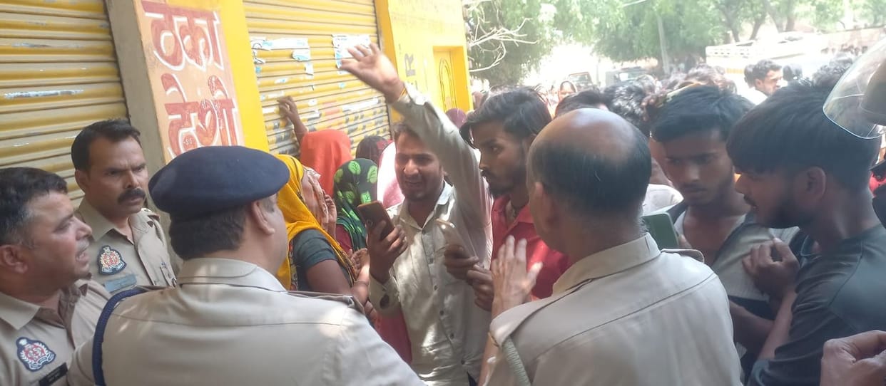 FIR against 90 people including 36 named in case of vandalism and riot in liquor shop
