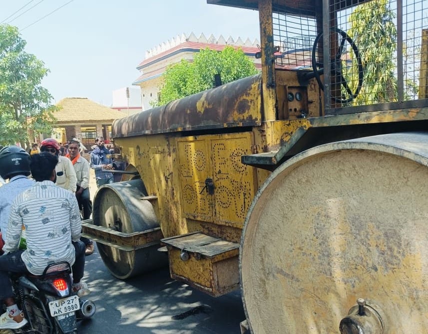 Grandmother and Grandson Crushed to Death by Road Roller In Shahjahanpur