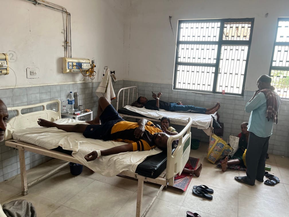 Burn unit is being operated in a room without air conditioning in the district hospital.