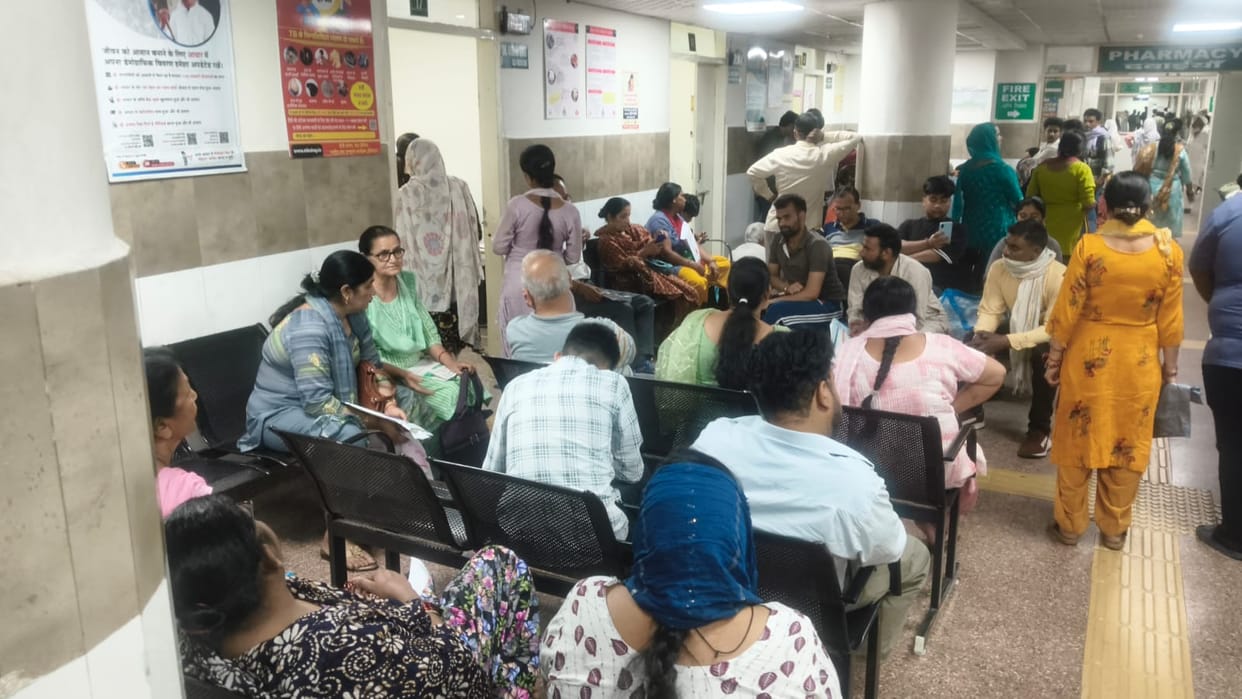 Risk of Infectious Diseases from OPD in a Narrow Corridor