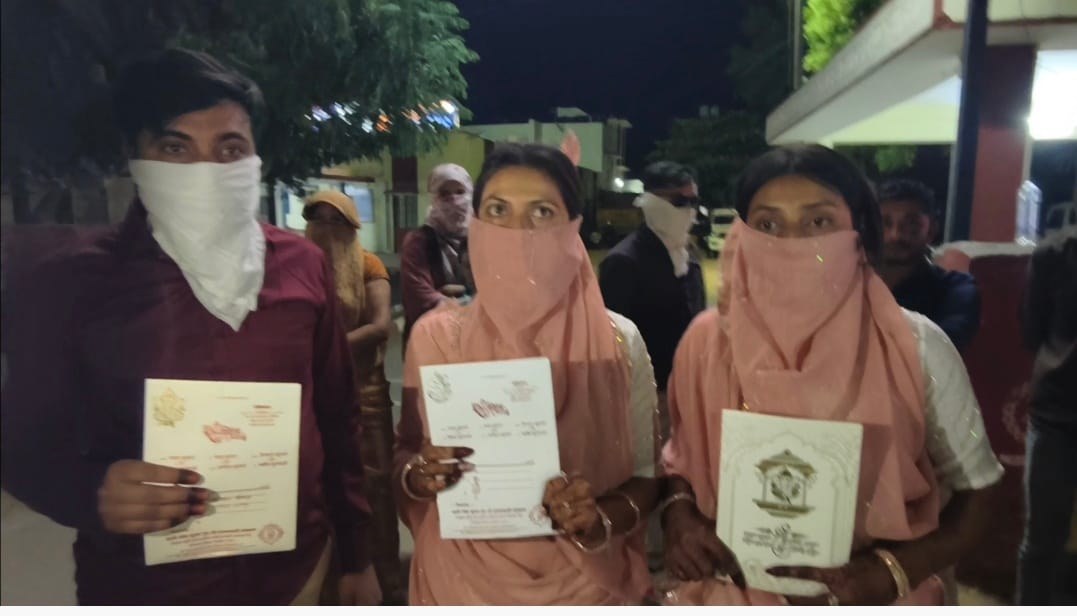 जालोर : भीनमाल में पंचों का तुगलकी फरमान, परिवार की शादी में शामिल होने पर बहिष्कार और जुर्माने