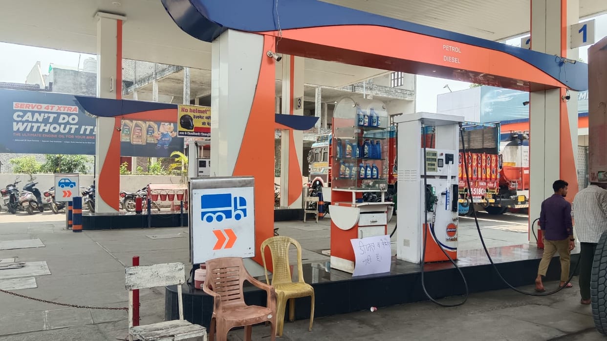 Strict action to stop hoarding, oil is being given for Rs 200 and diesel for Rs 500.