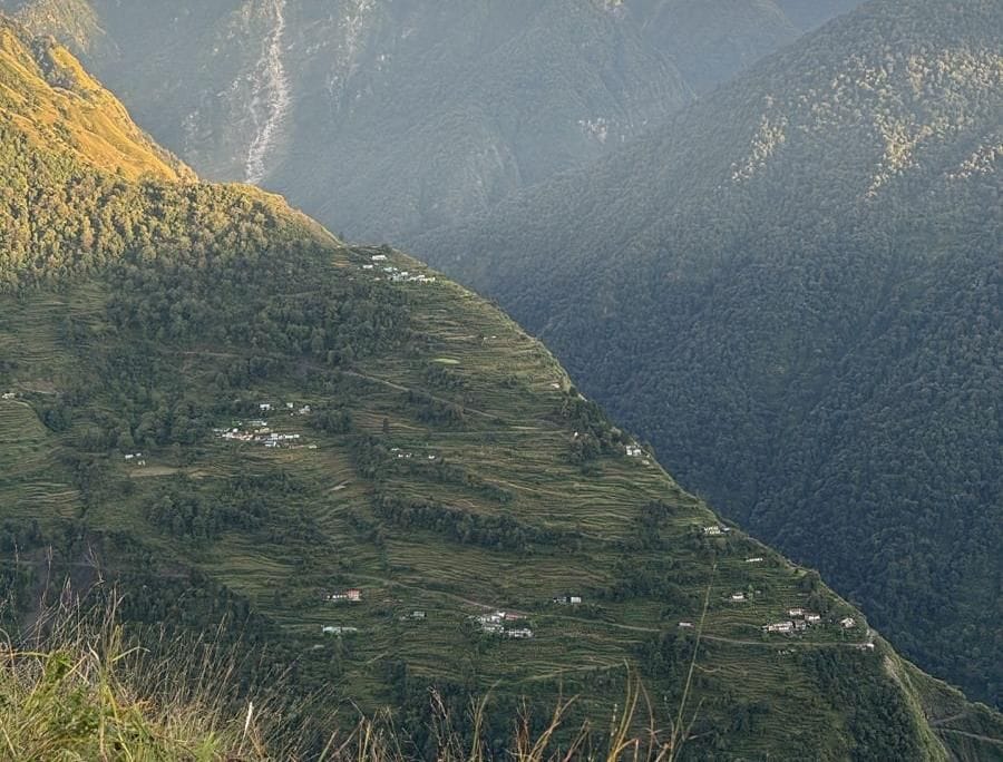 Golfa, bordering China, is troubled by rural network problems.