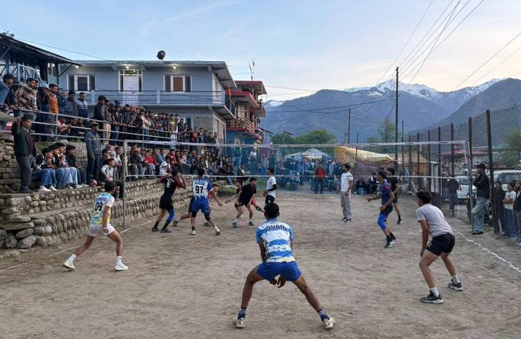 Old Manali won the title in volleyball