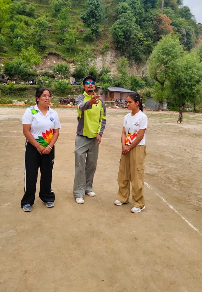 Women showed their strength, runs rained on the cricket field