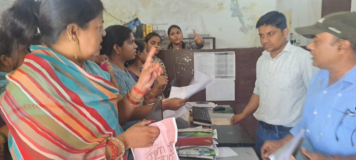 Consumers protest against smart meters, surround officials