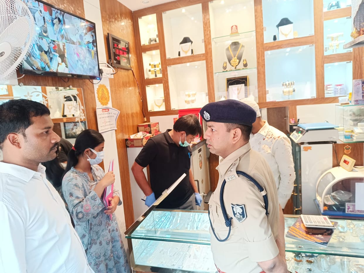 Jewelry shop robbed in Patna criminals made off with 100 grams of gold and 3 kg of silver jewelry