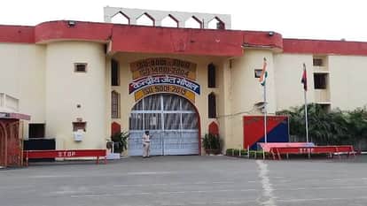bhopal central jail prisoner suicide gaushala tree death security questions news