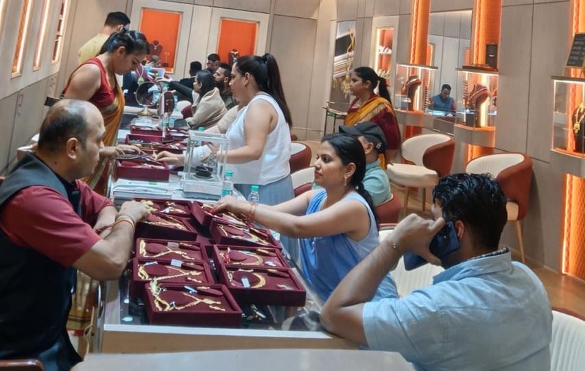 Akshaya Tritiya today, markets are vibrant, traders are enthusiastic
