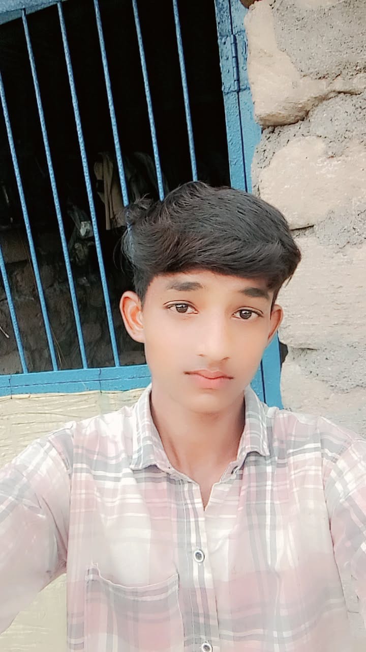 सड़क हादसे में तीन किशोरों की मौत हो गई