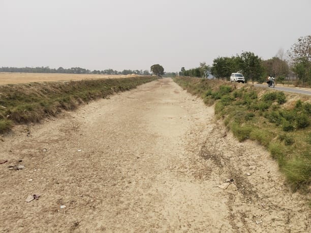 Instead of water, dust is flying in the canals, causing problems.