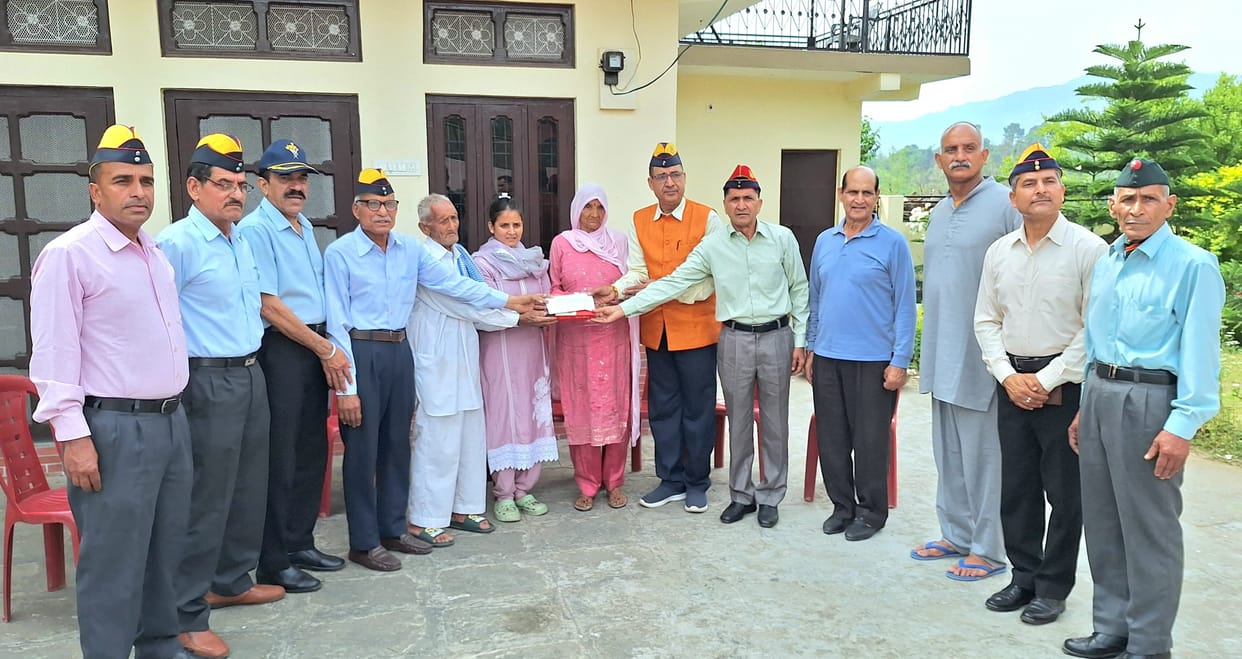 The committee came forward to honor the soldier's family