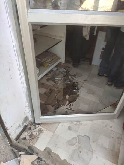 Gas agency vandalized, glass broken after cylinders were not delivered in Vijaygarh