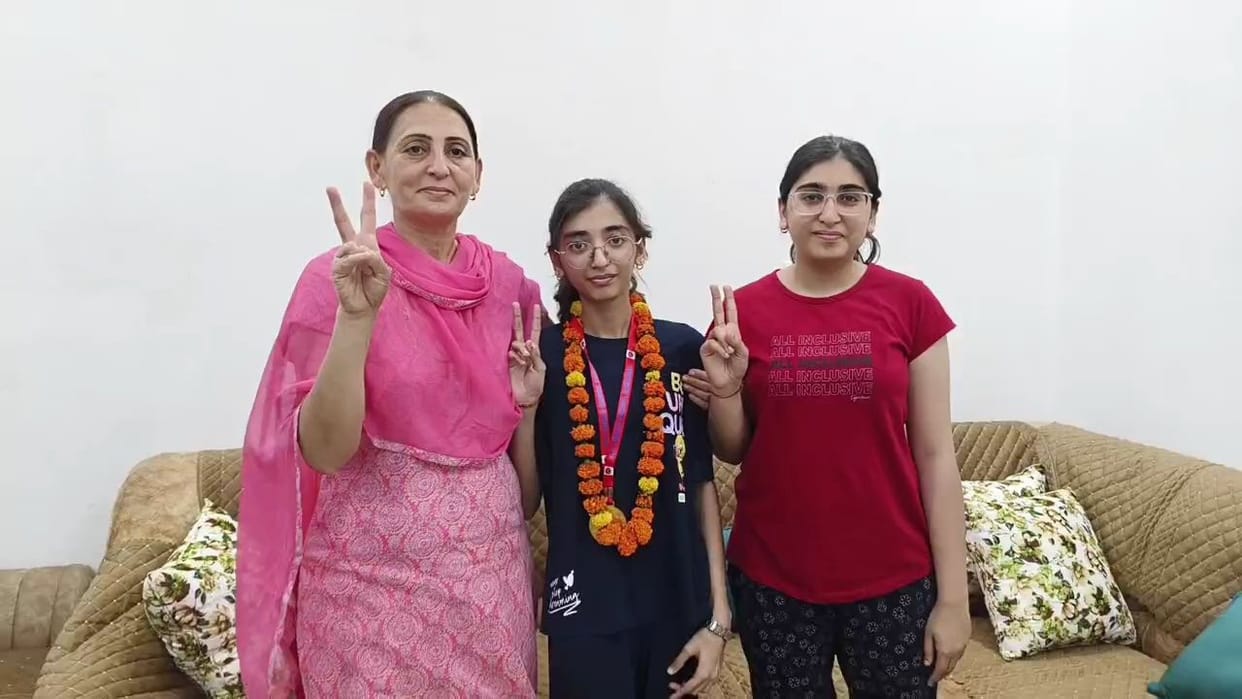 Kanak achieved success through hard work.