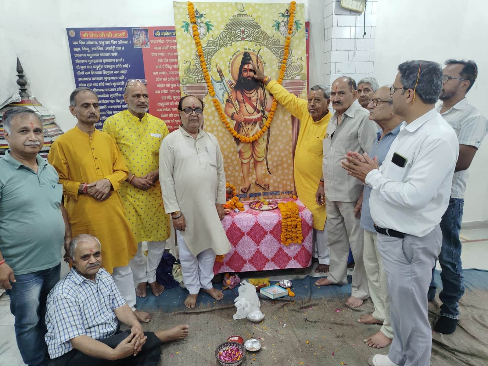 भगवान परशुराम का जन्मोत्सव मनाते लोग। स्रोत : महासभा