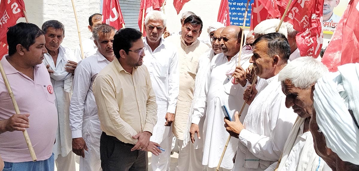 Farmers surrounded the market committee office