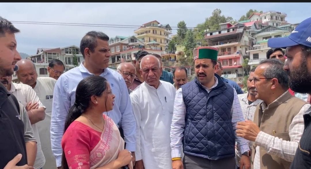 Vikramaditya Singh inspected the road that had sunk in Kathed and said he would talk to NHAI.