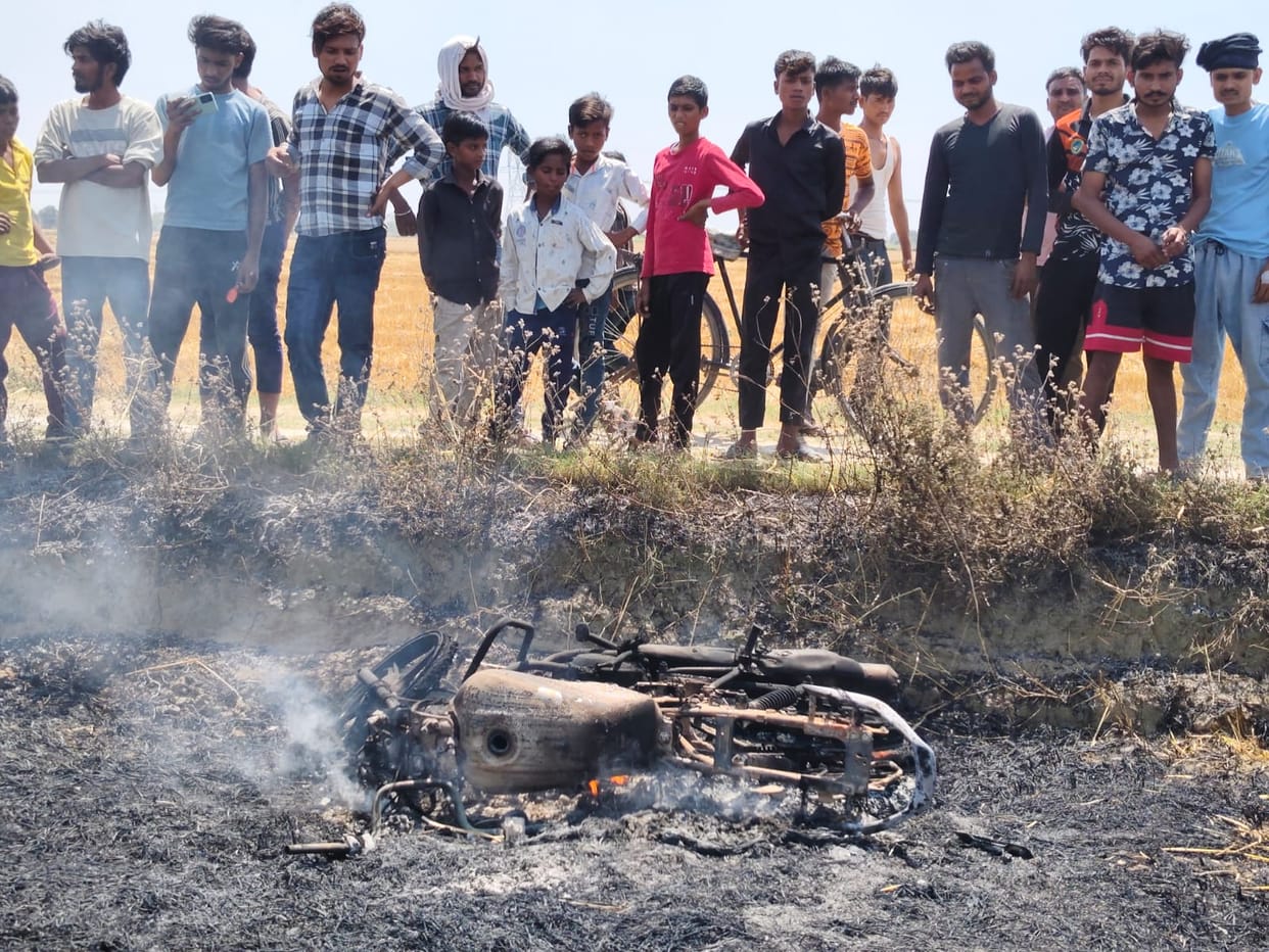 10 bighas of wheat crop burnt due to fire in the fields