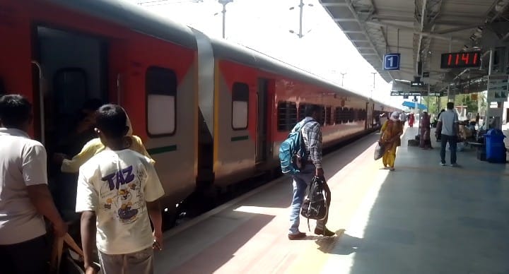 Despite the demand, the number of trains from Narnaul has not increased.