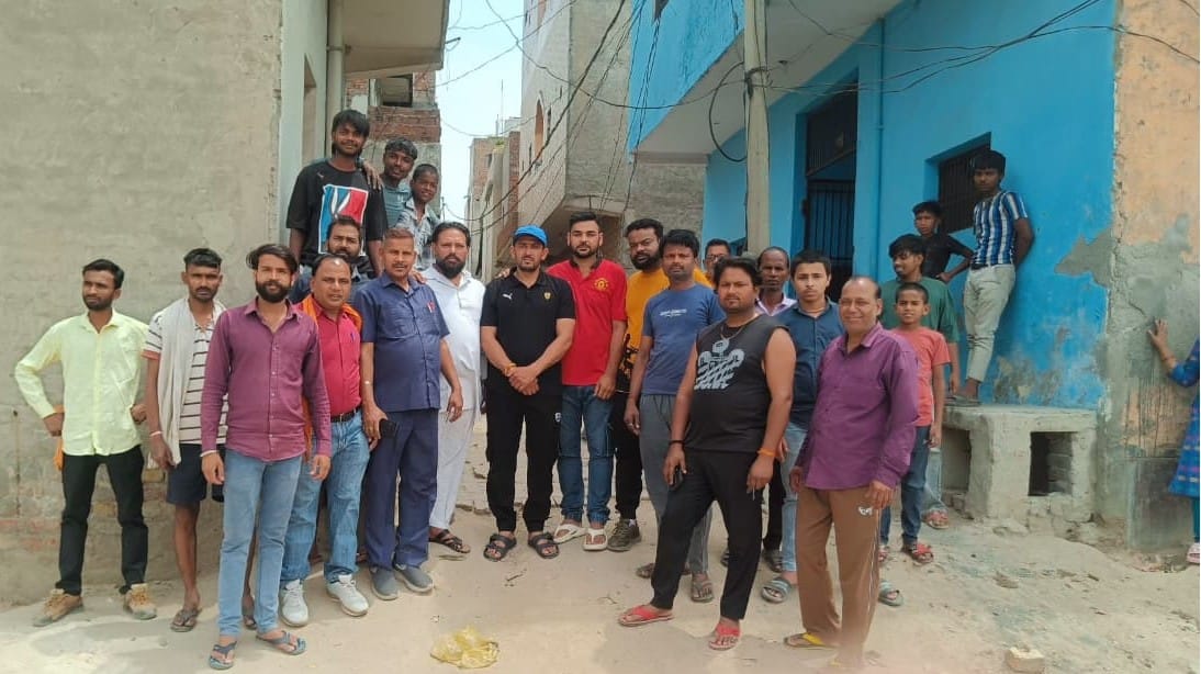 Garbage fires suffocate residents, anger erupts against toxic smoke