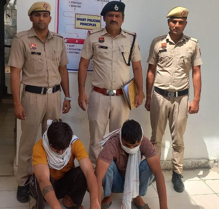 Inter-state mobile hacking gang busted, two arrested