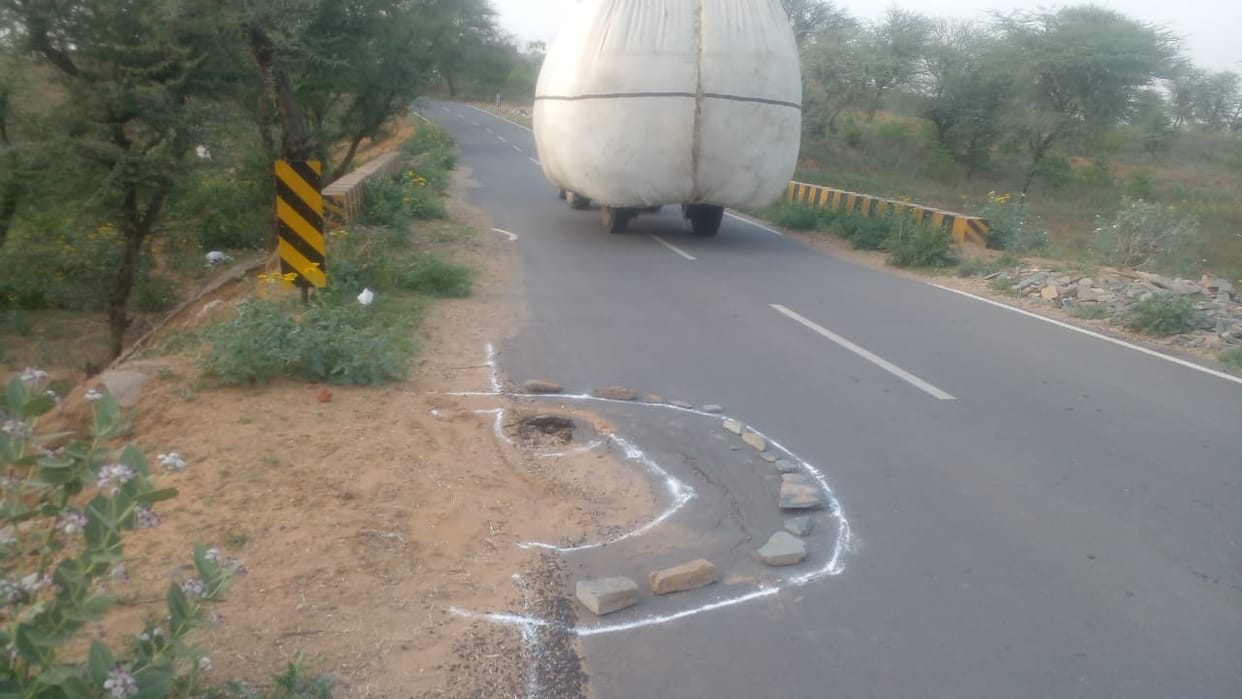 Potholes on the Balwadi-Mayan road are causing problems.Potholes on the Balwadi-Mayan road are causing problems.