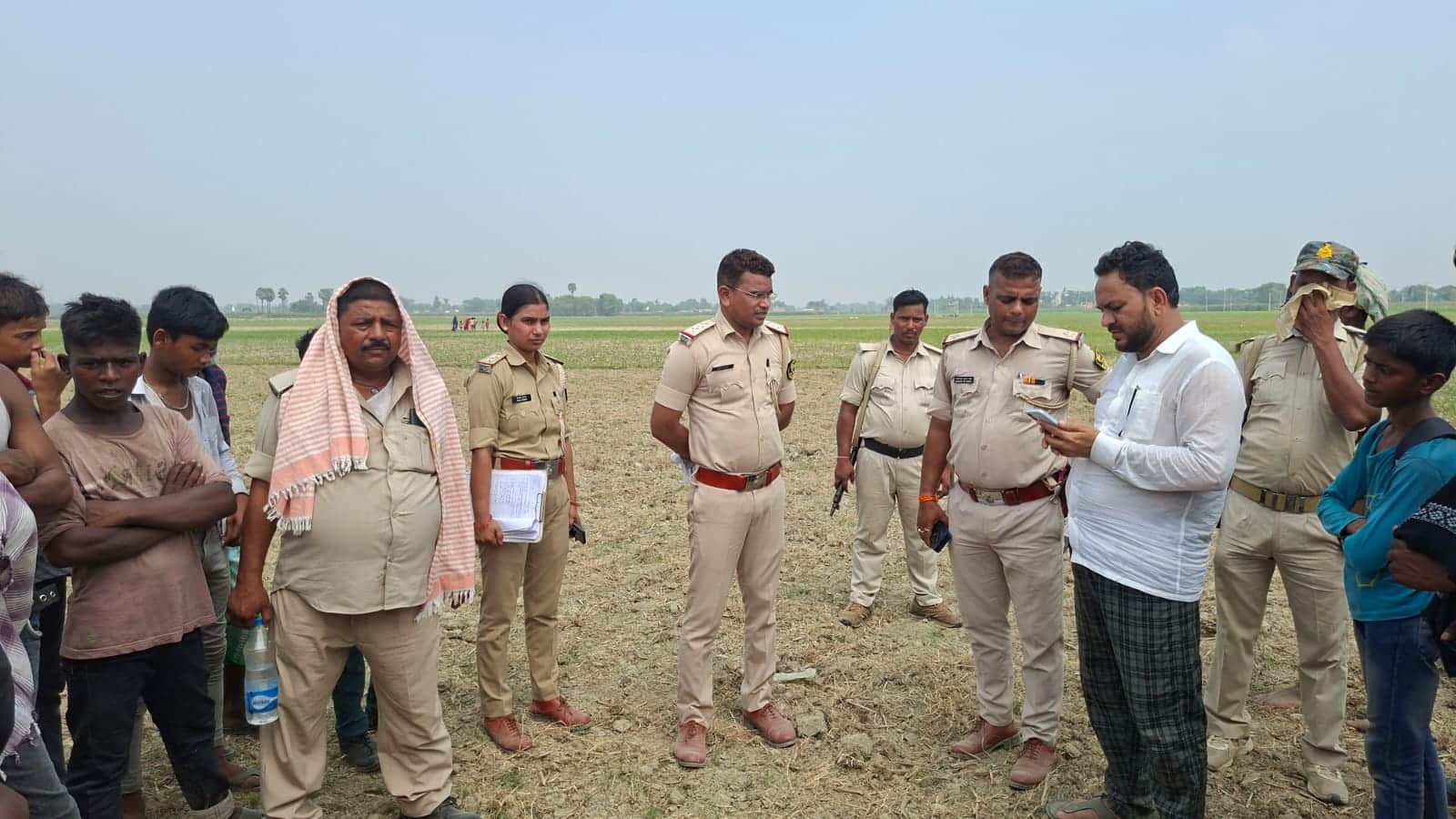 घटनास्थल पर पहुंची पुलिस