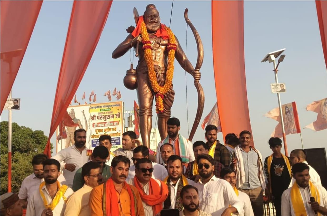 Unveiling and worship of the statue of Lord Parashurama at Kulhnamau intersection
