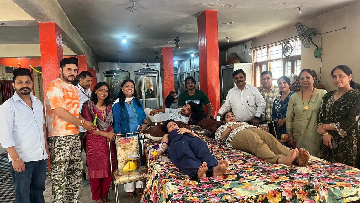 71 people donated blood in Shivalik Nagar, Jhadmajri.